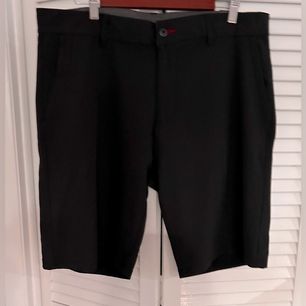 Split Performance Golf shorts for men size 36 NWT